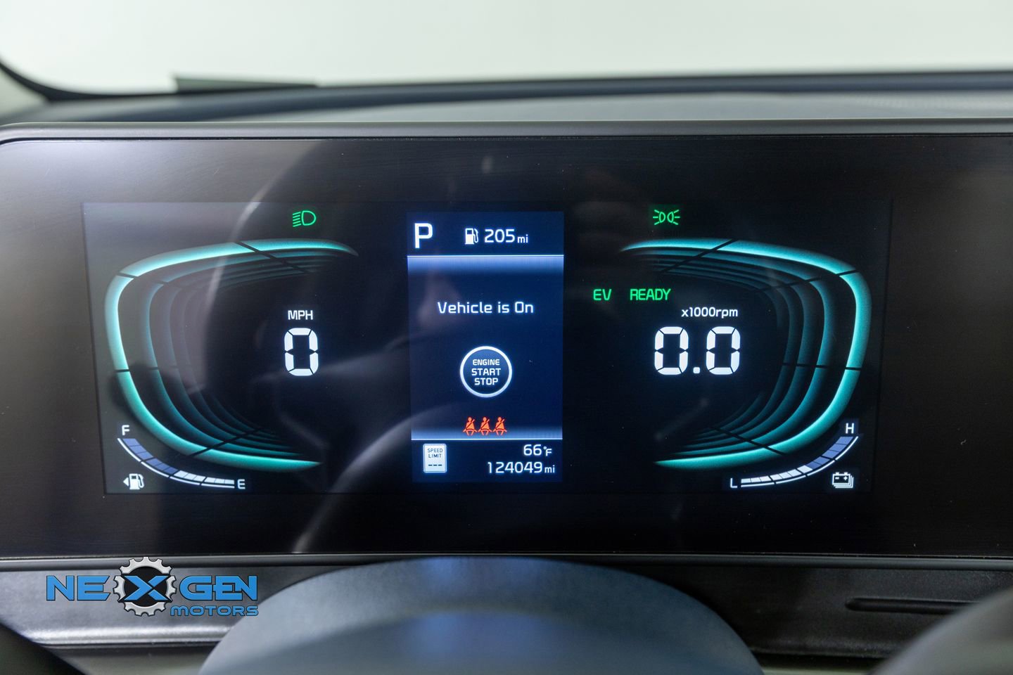 Used 2023 Kia Sportage EX image 16