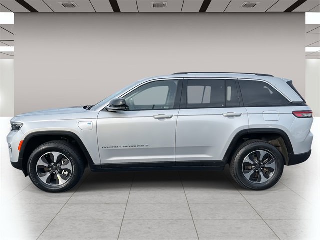 Used 2023 Jeep Grand Cherokee 4WD 4xe image 7