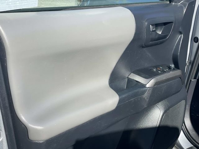 Used 2018 Toyota Tacoma SR5 image 17