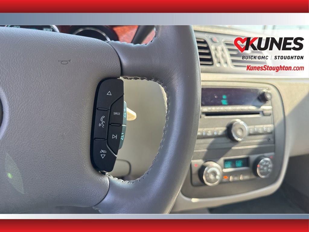 Used 2011 Buick Lucerne CXL image 28