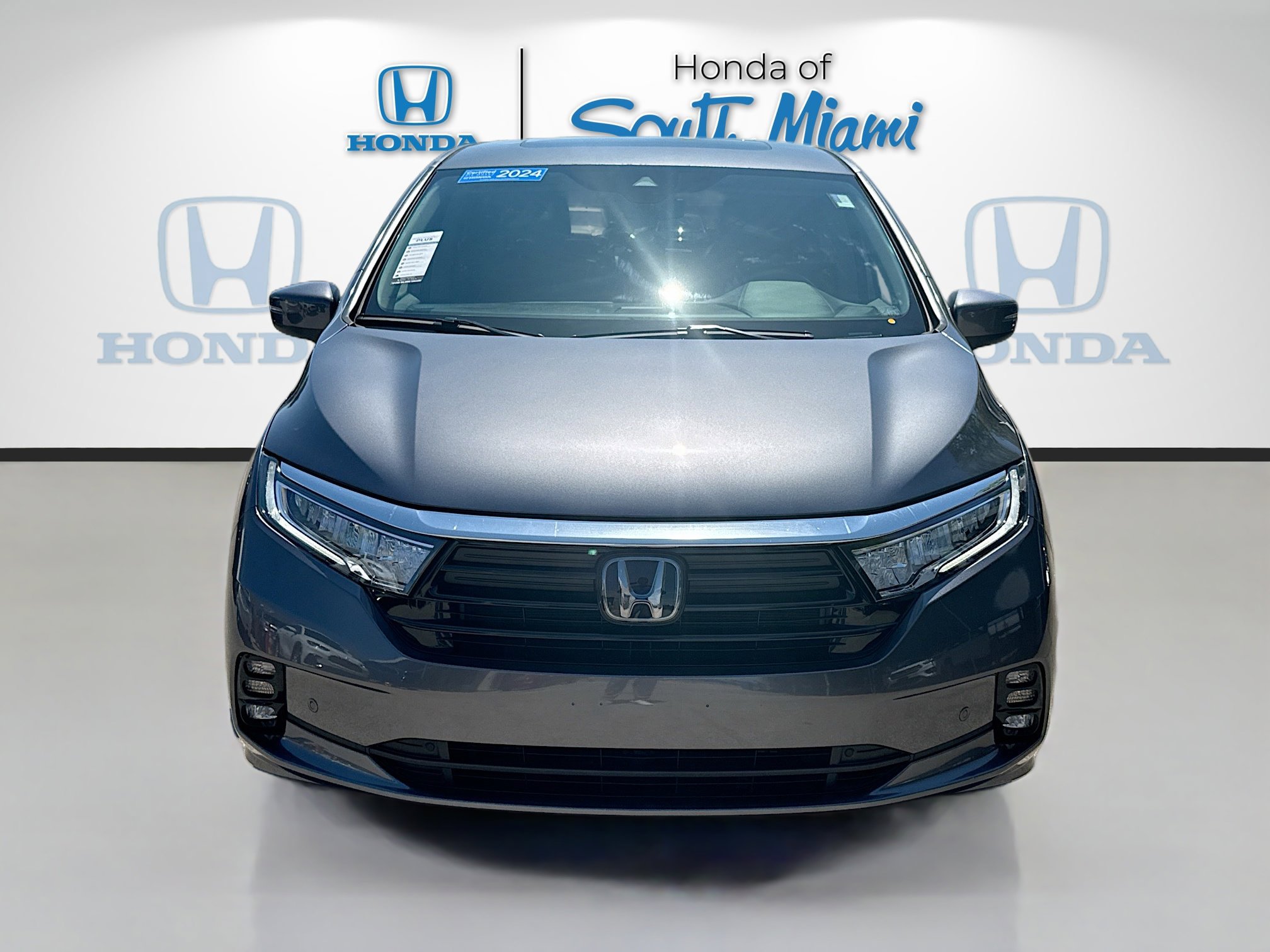 Certified 2024 Honda Odyssey Touring image 2