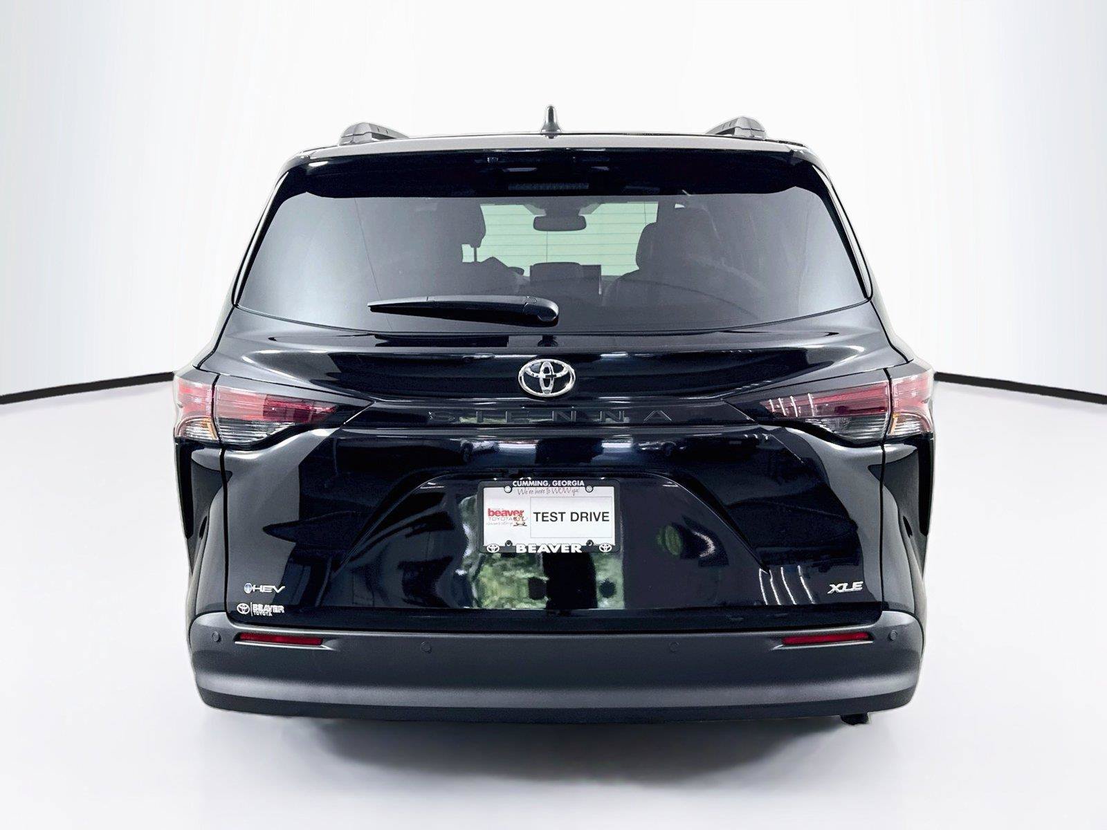 Certified 2026 Toyota Sienna XLE FWD image 12