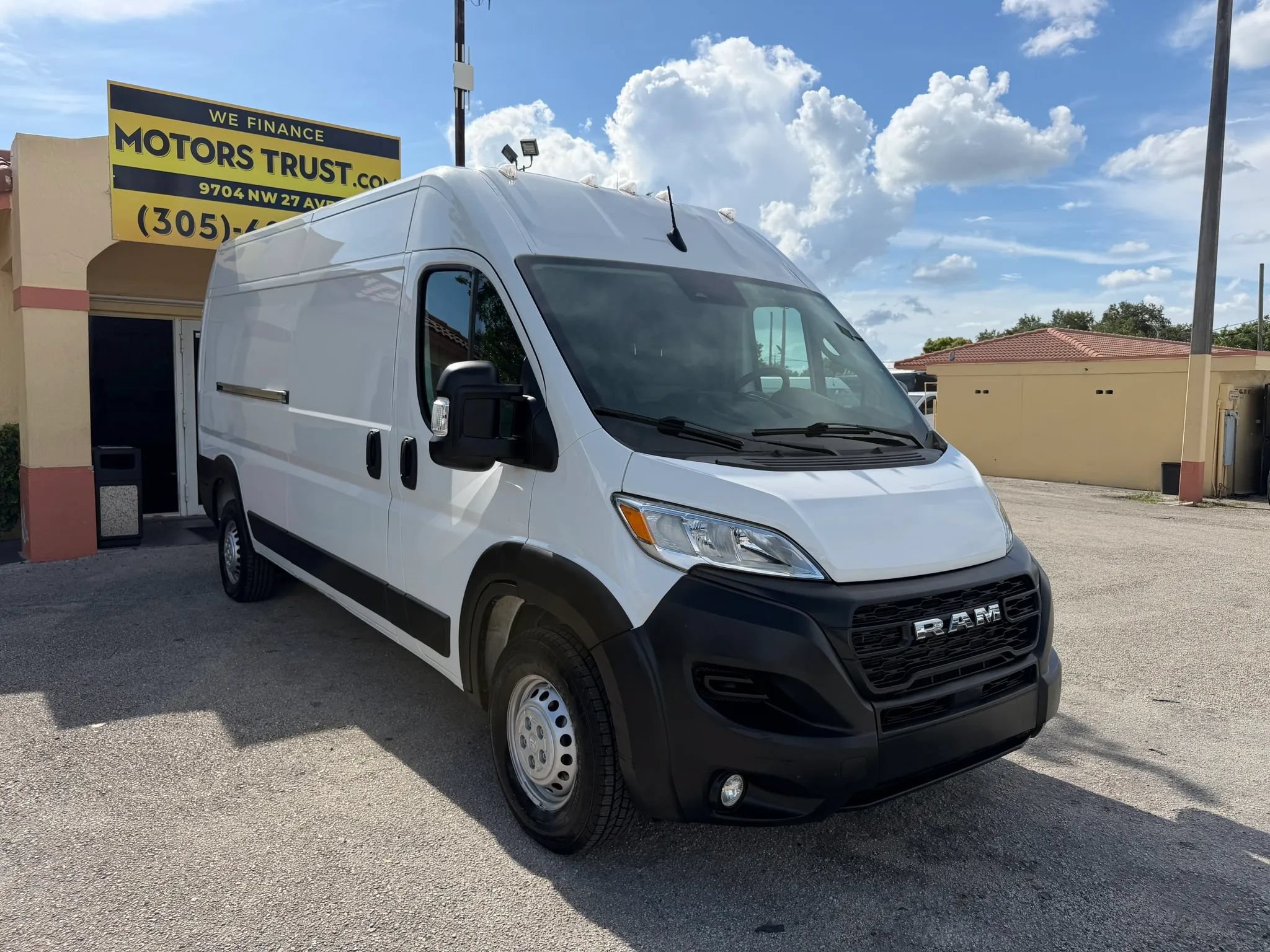 Used 2024 RAM ProMaster 2500 159 High Roof w/ Convenience Group FWD image 8