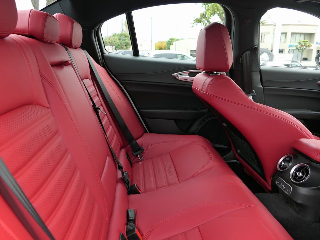 New 2025 Alfa Romeo Giulia AWD image 26