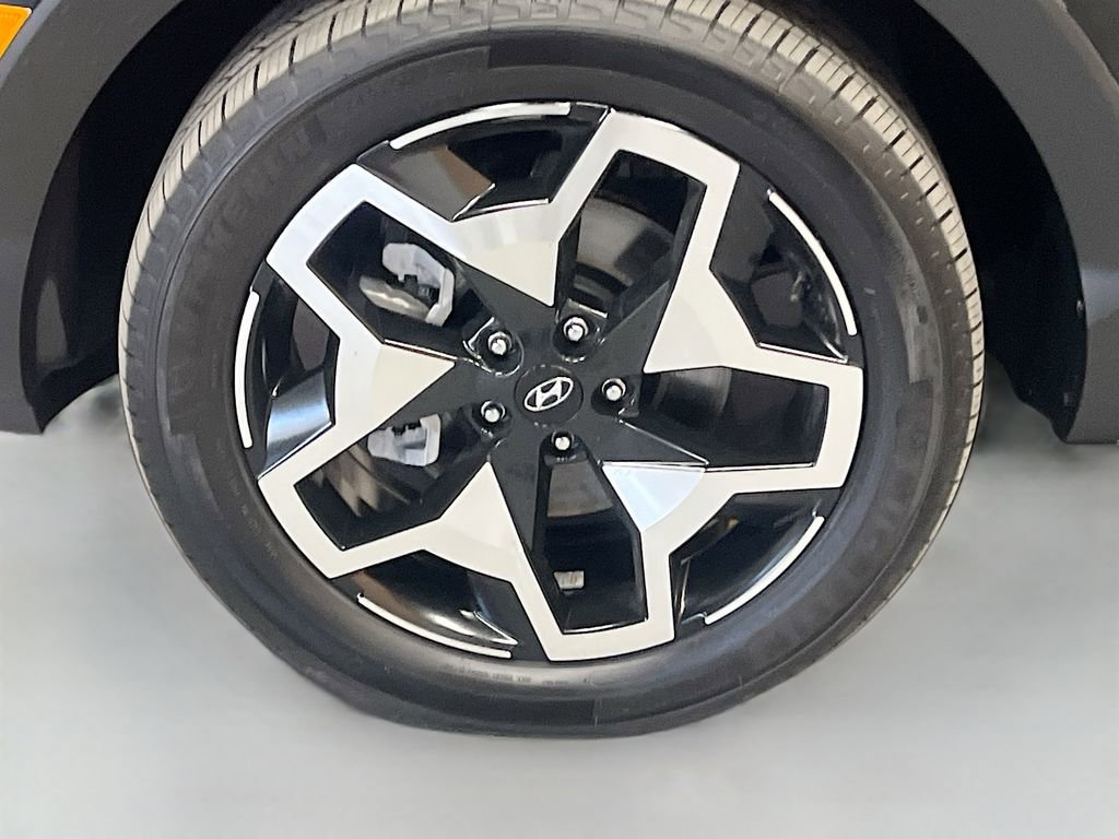 Used 2024 Hyundai Santa Cruz Limited image 32