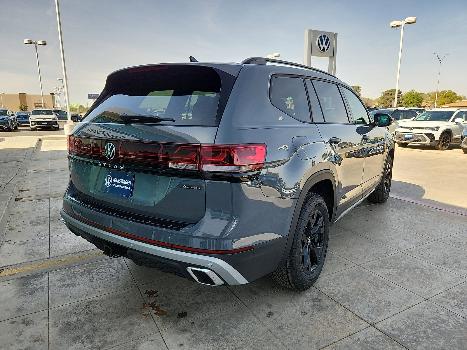New 2026 Volkswagen Atlas Peak Edition image 7