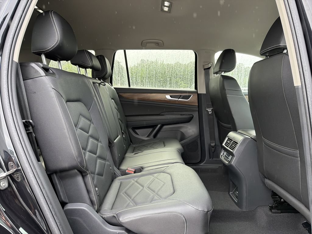 New 2026 Volkswagen Atlas SE FWD image 17