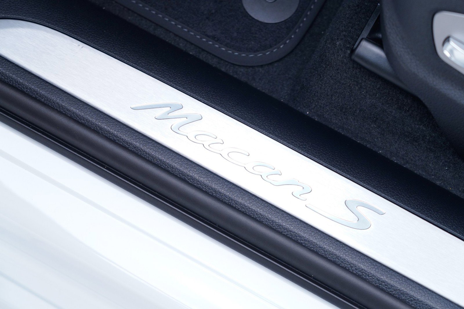 New 2026 Porsche Macan S image 15