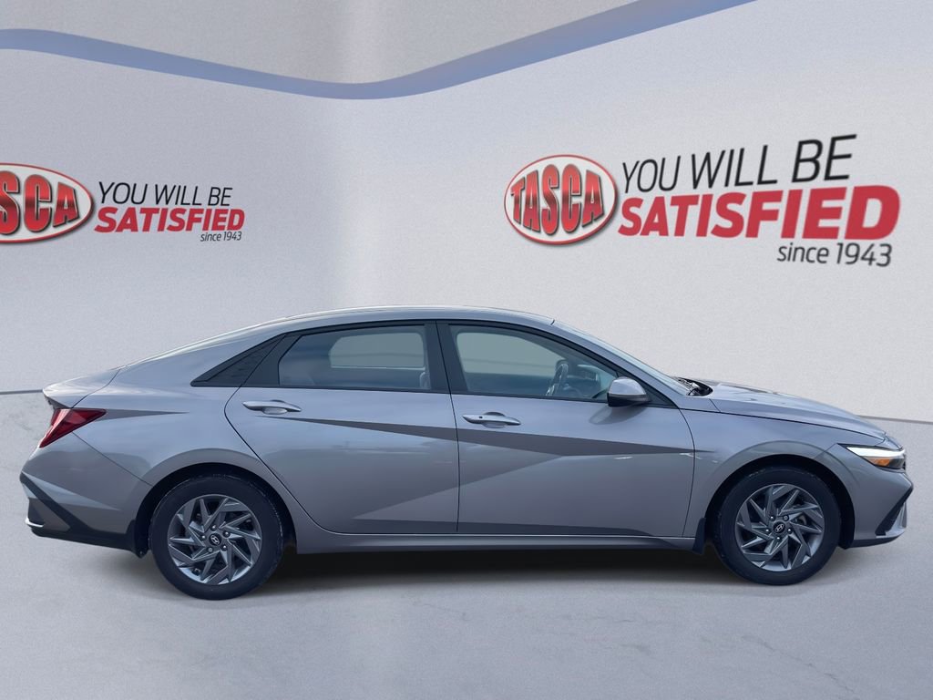 Certified 2024 Hyundai Elantra SEL image 4
