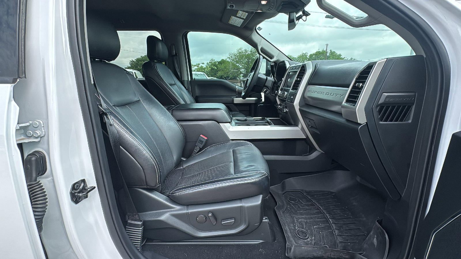 Used 2020 Ford F250 Lariat w/ Chrome Package AWD/4WD image 26