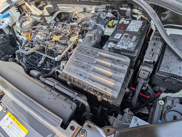 Used 2022 Volkswagen Tiguan SE R-Line image 22