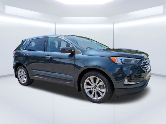 Used 2024 Ford Edge Titanium image 2