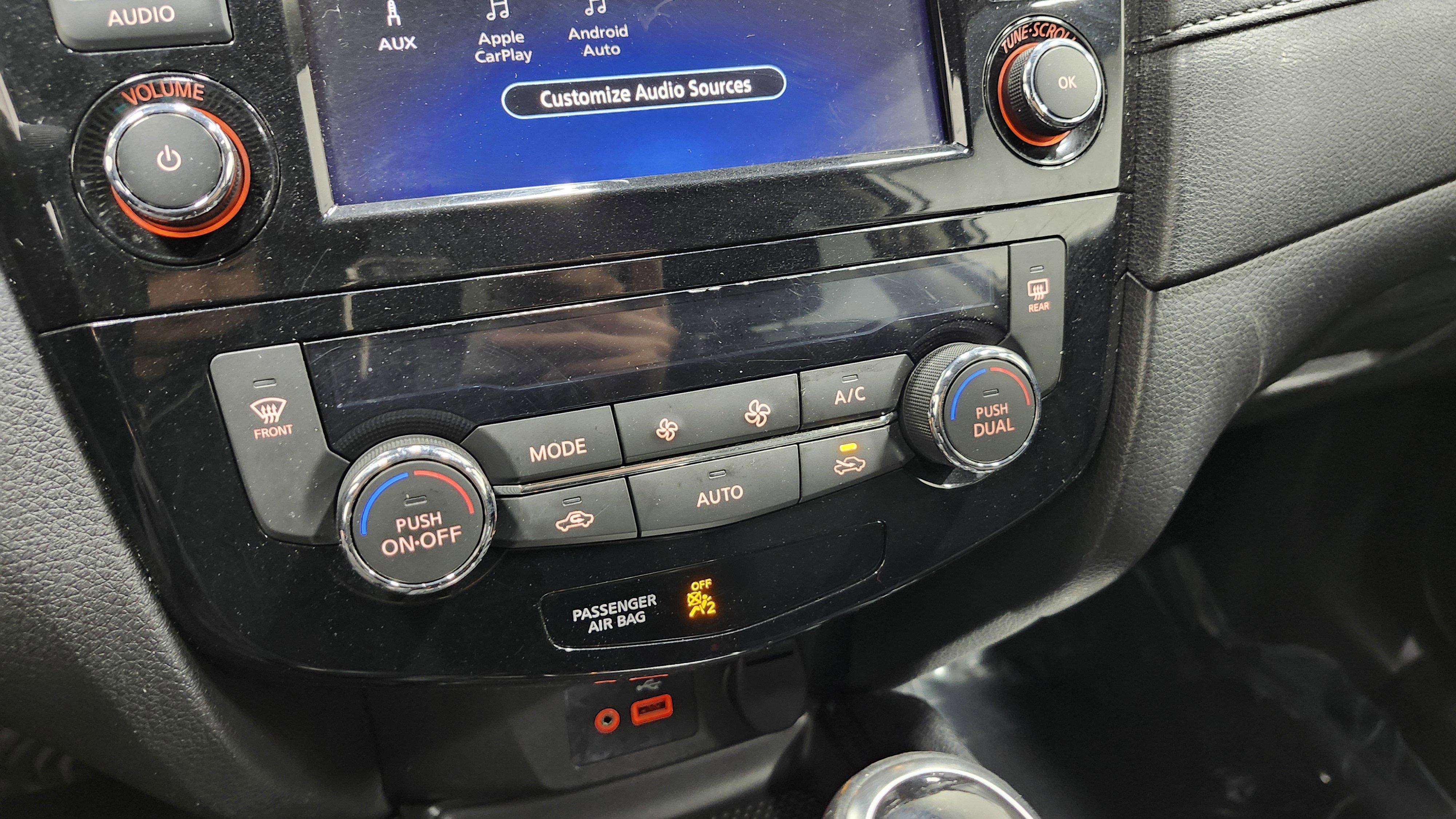 Used 2020 Nissan Rogue SV image 32