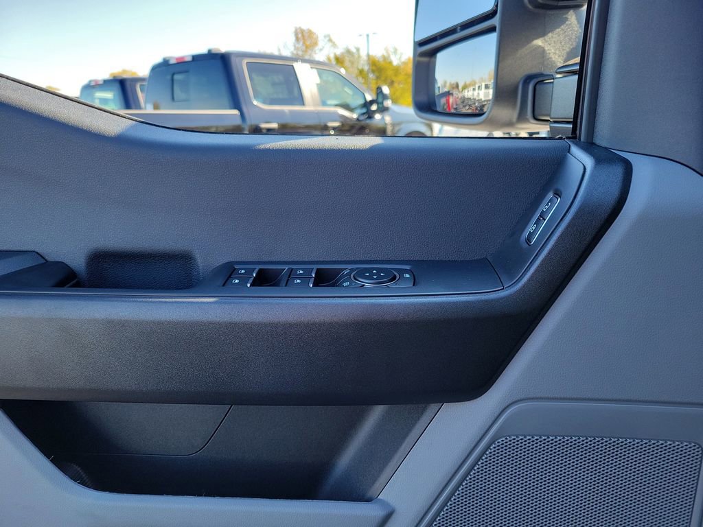 New 2026 Ford F350 XL w/ XL Chrome Package image 19