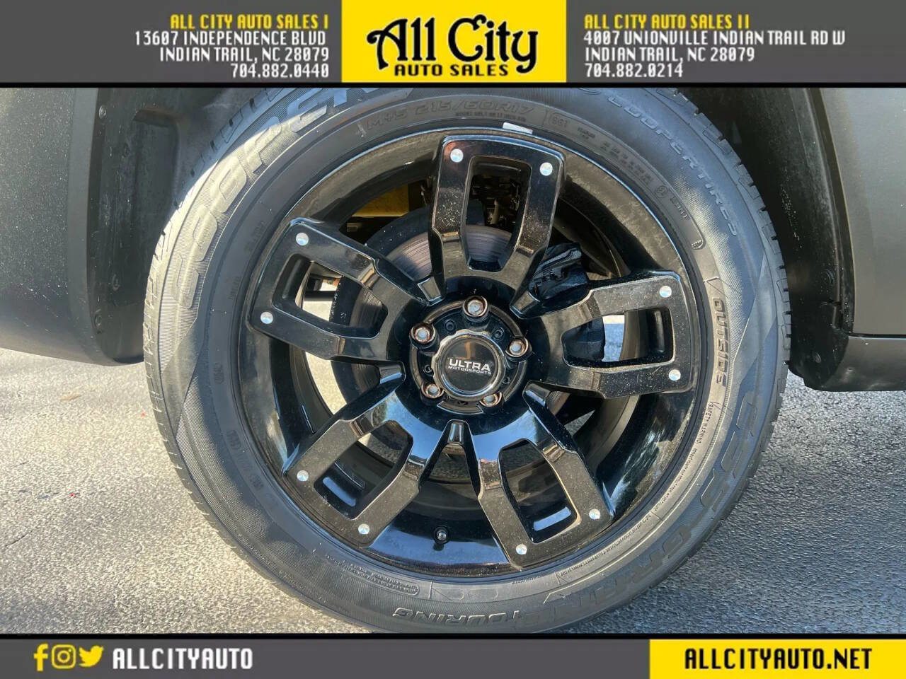 Used 2015 Jeep Renegade Latitude w/ Popular Equipment Group image 12