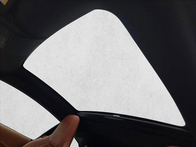 Used 2024 Jaguar F-TYPE R-Dynamic RWD image 15