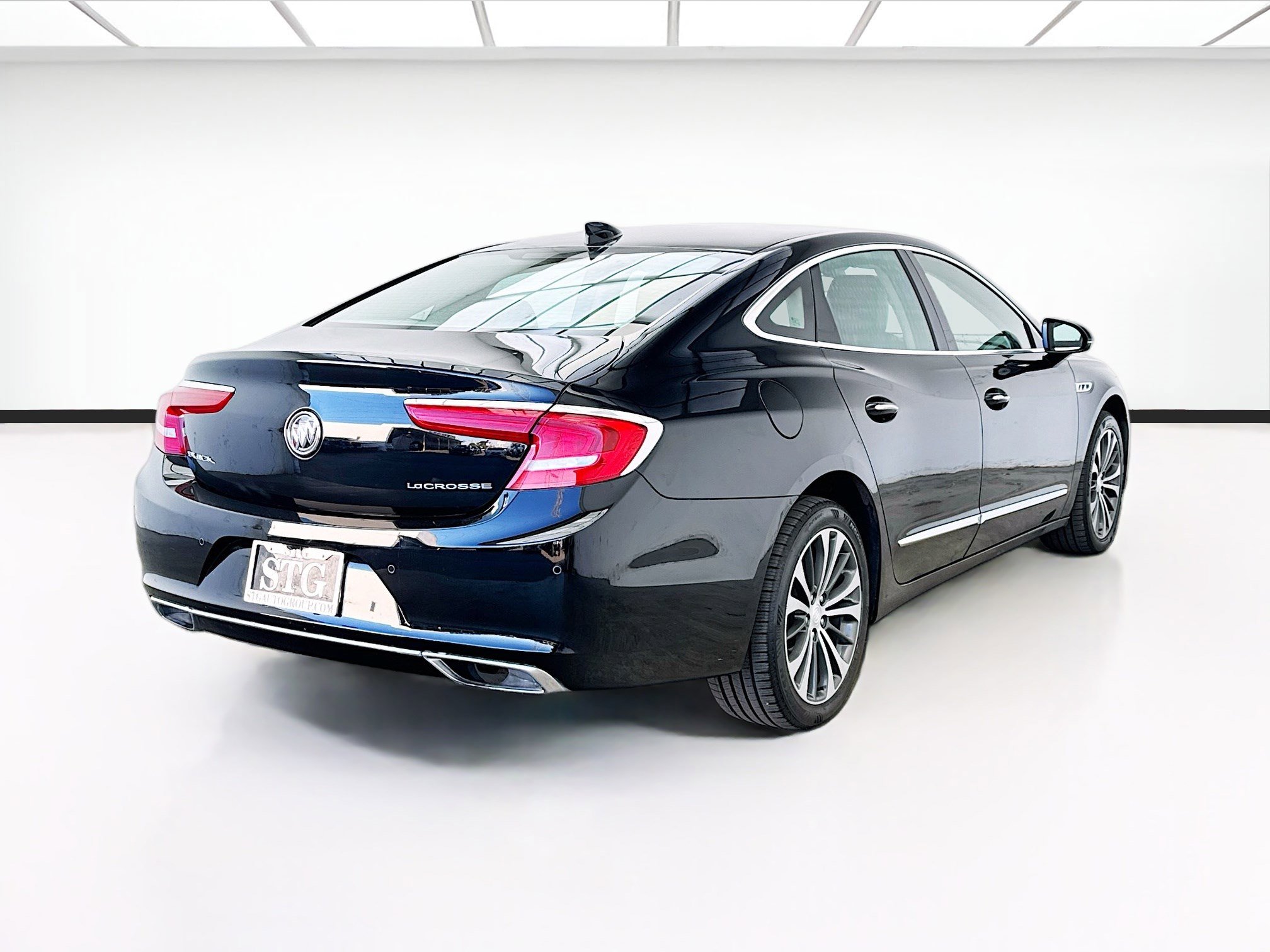 Used 2018 Buick LaCrosse Essence w/ Sights and Sounds Package FWD image 4