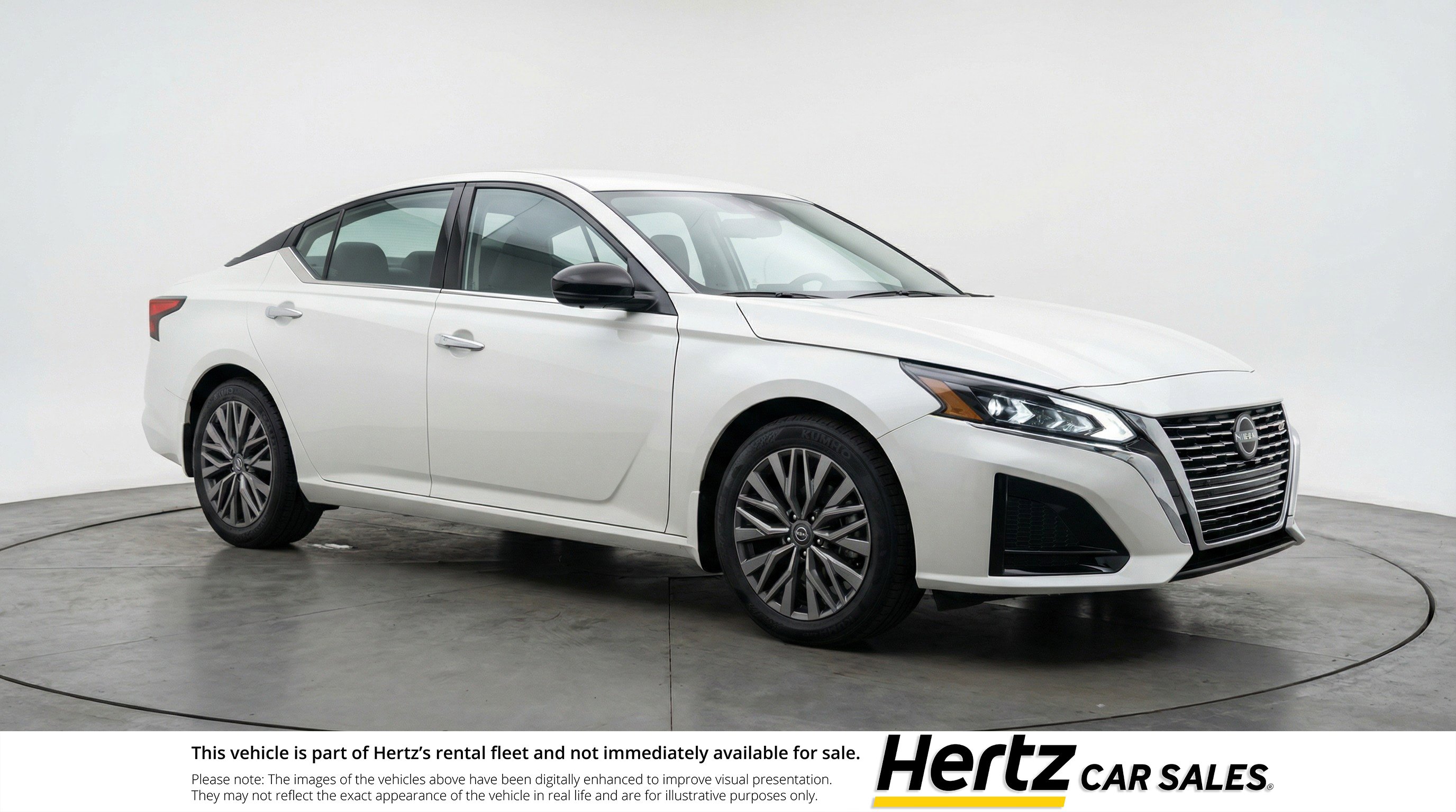 Used 2025 Nissan Altima 2.5 SV image 1
