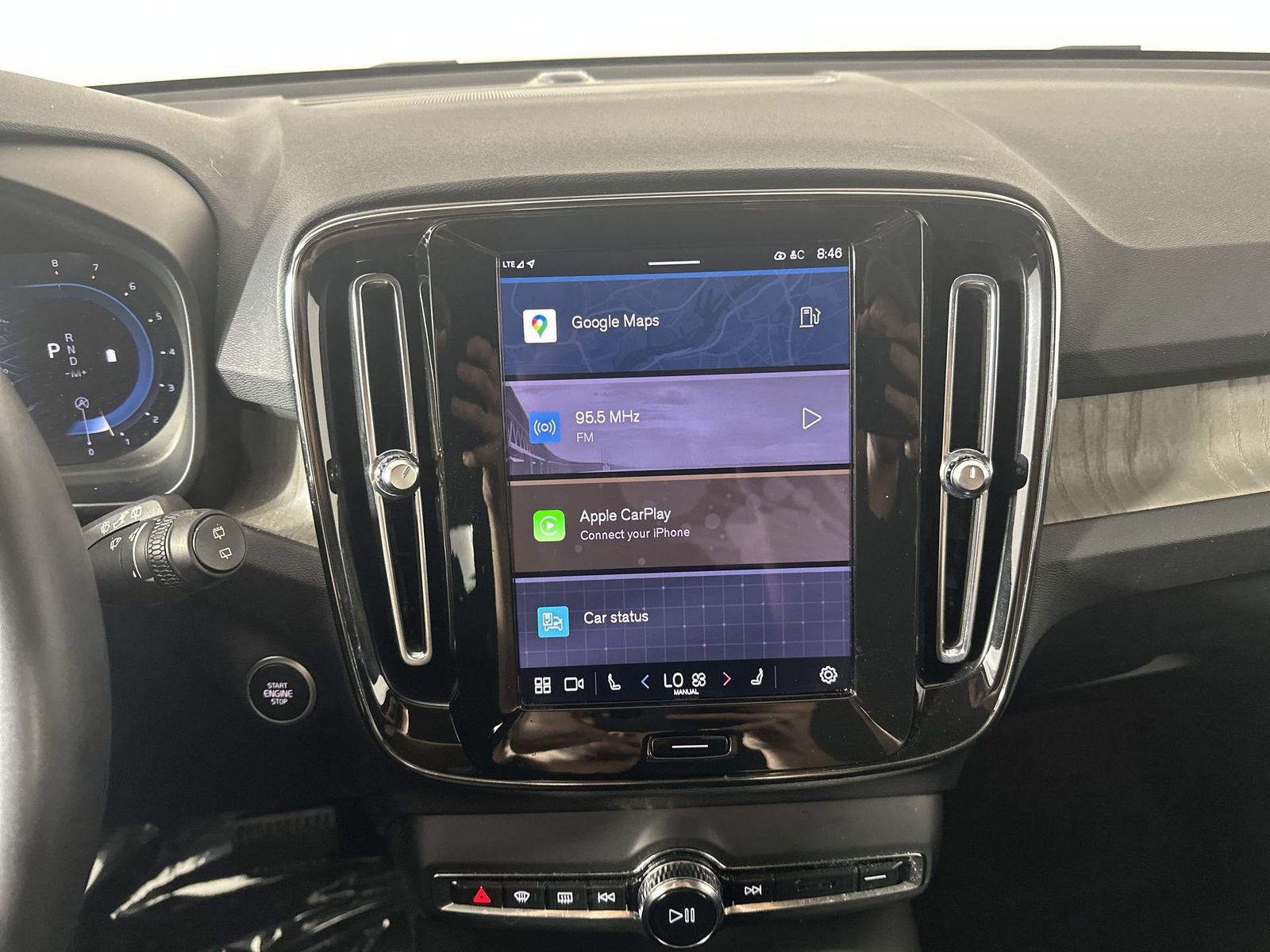 Used 2023 Volvo XC40 B5 Core image 20