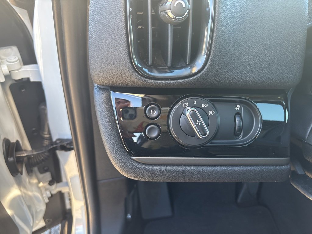 Used 2019 MINI Cooper Countryman w/ Premium Package image 45