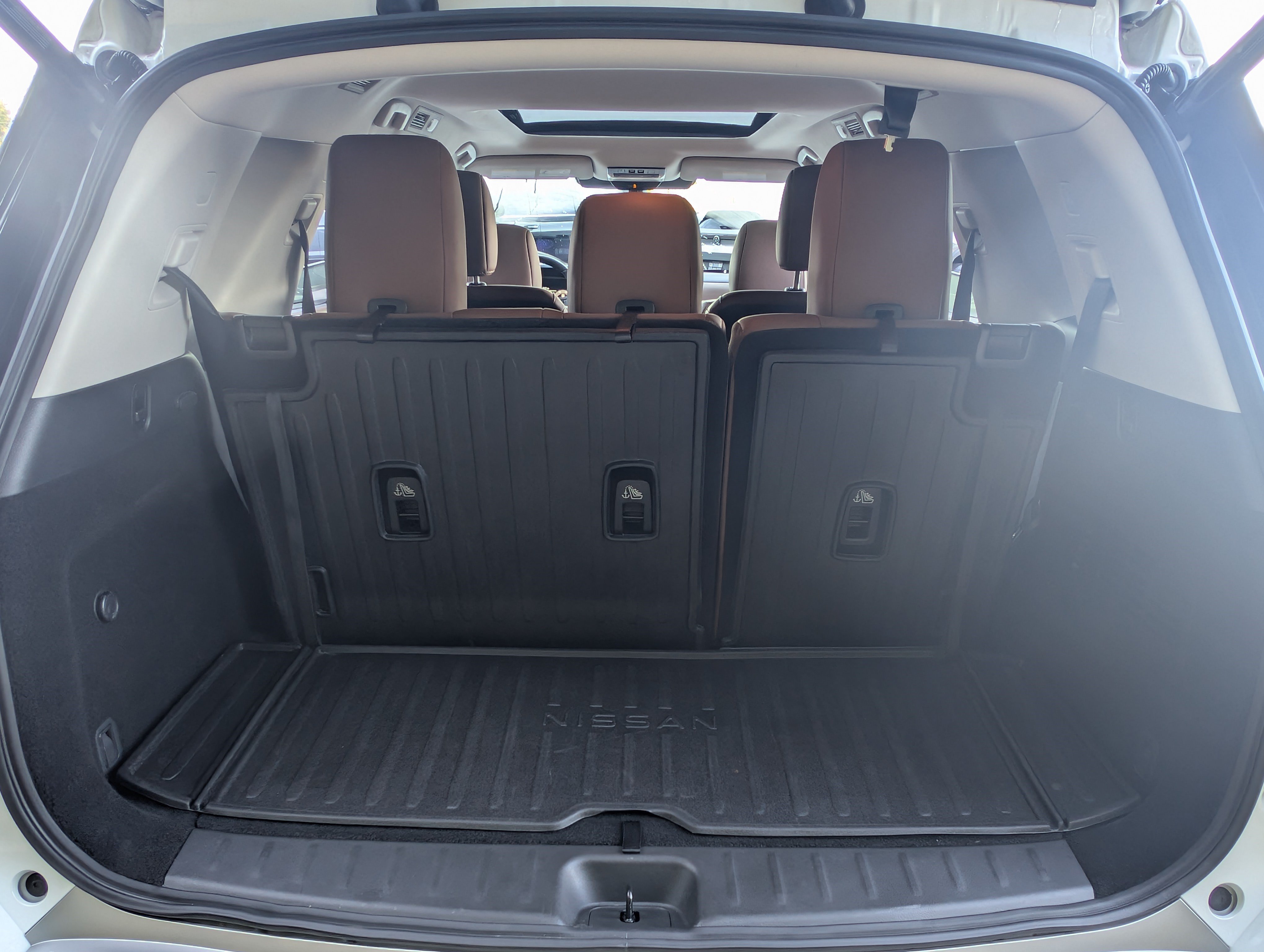 Used 2025 Nissan Pathfinder Platinum FWD image 20