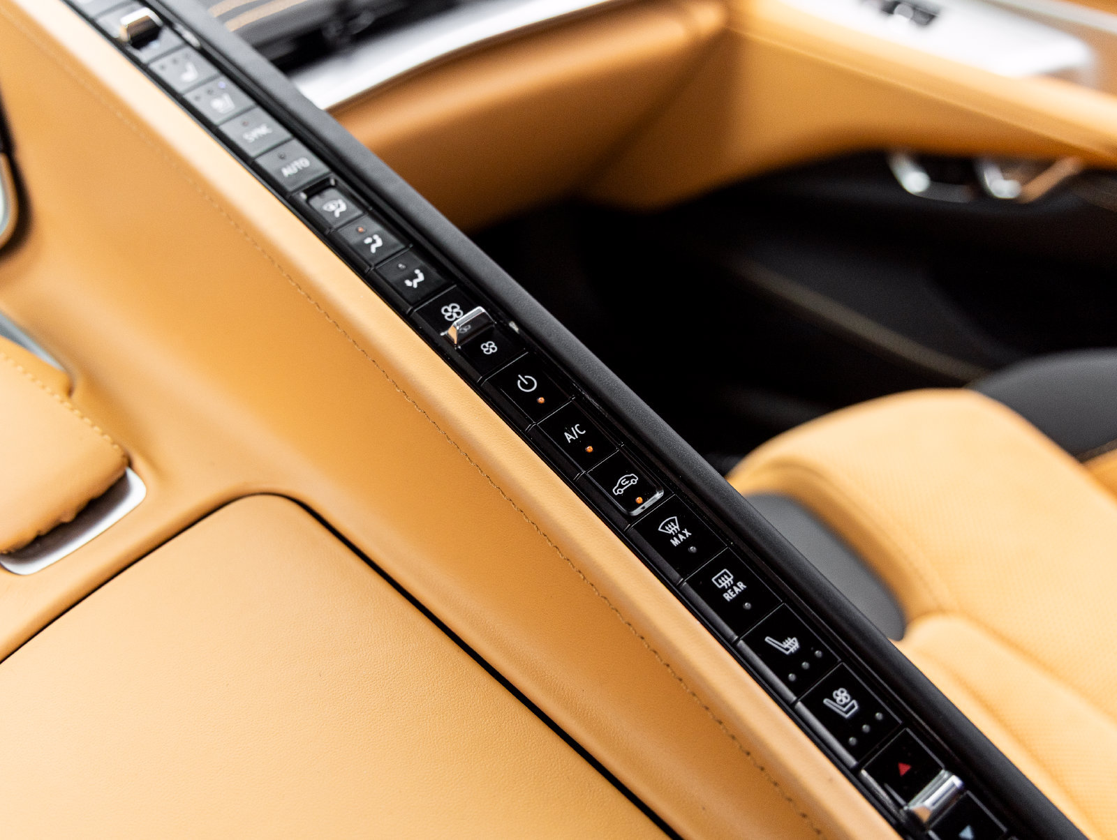 Used 2024 Chevrolet Corvette Z06 RWD image 30
