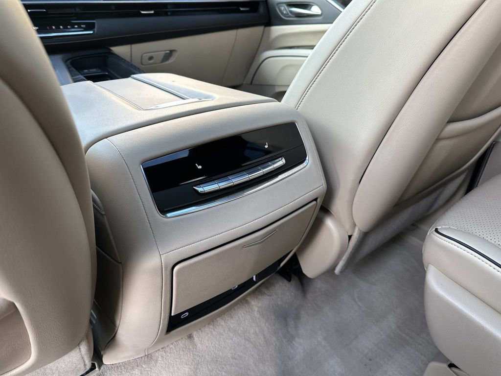 Used 2022 Cadillac Escalade Premium Luxury AWD/4WD image 27