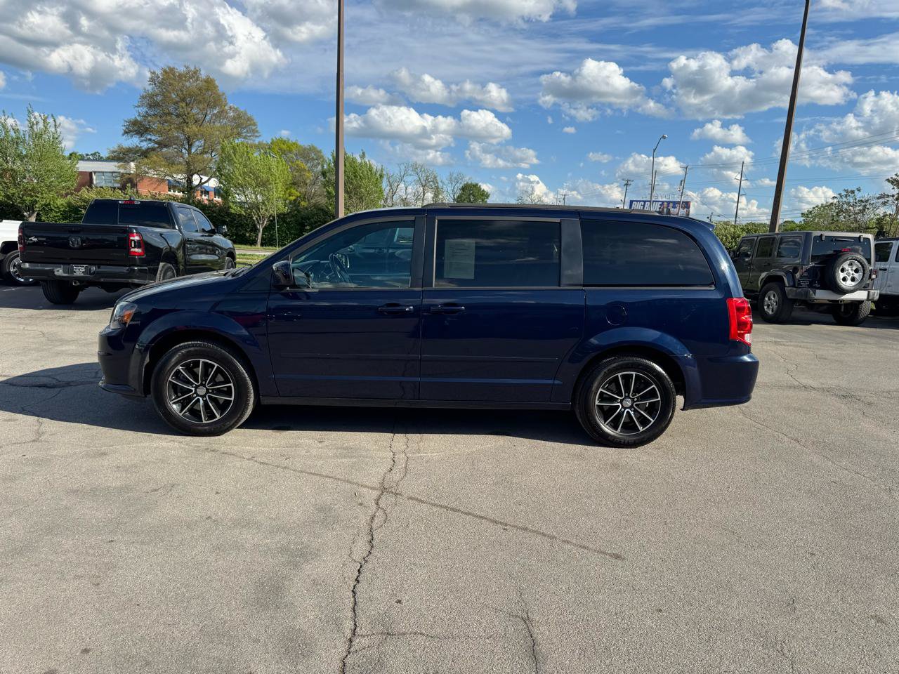 Used 2016 Dodge Grand Caravan R/T FWD image 6