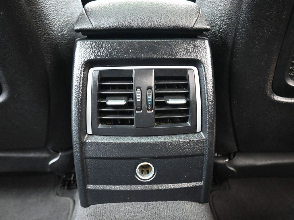 Used 2018 BMW 330e image 33