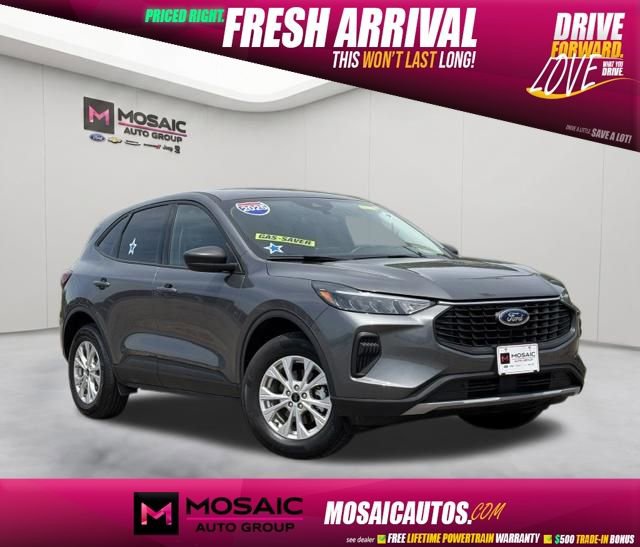 Used 2025 Ford Escape Active w/ Cold Weather Package AWD/4WD image 1