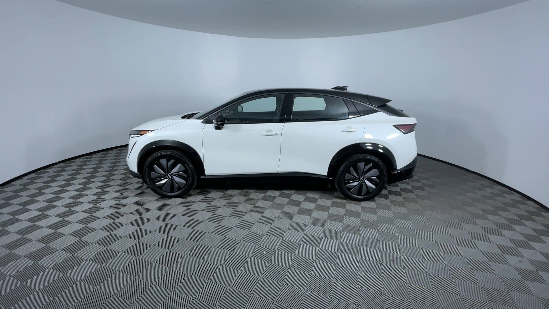 Certified 2024 Nissan Ariya AWD image 6