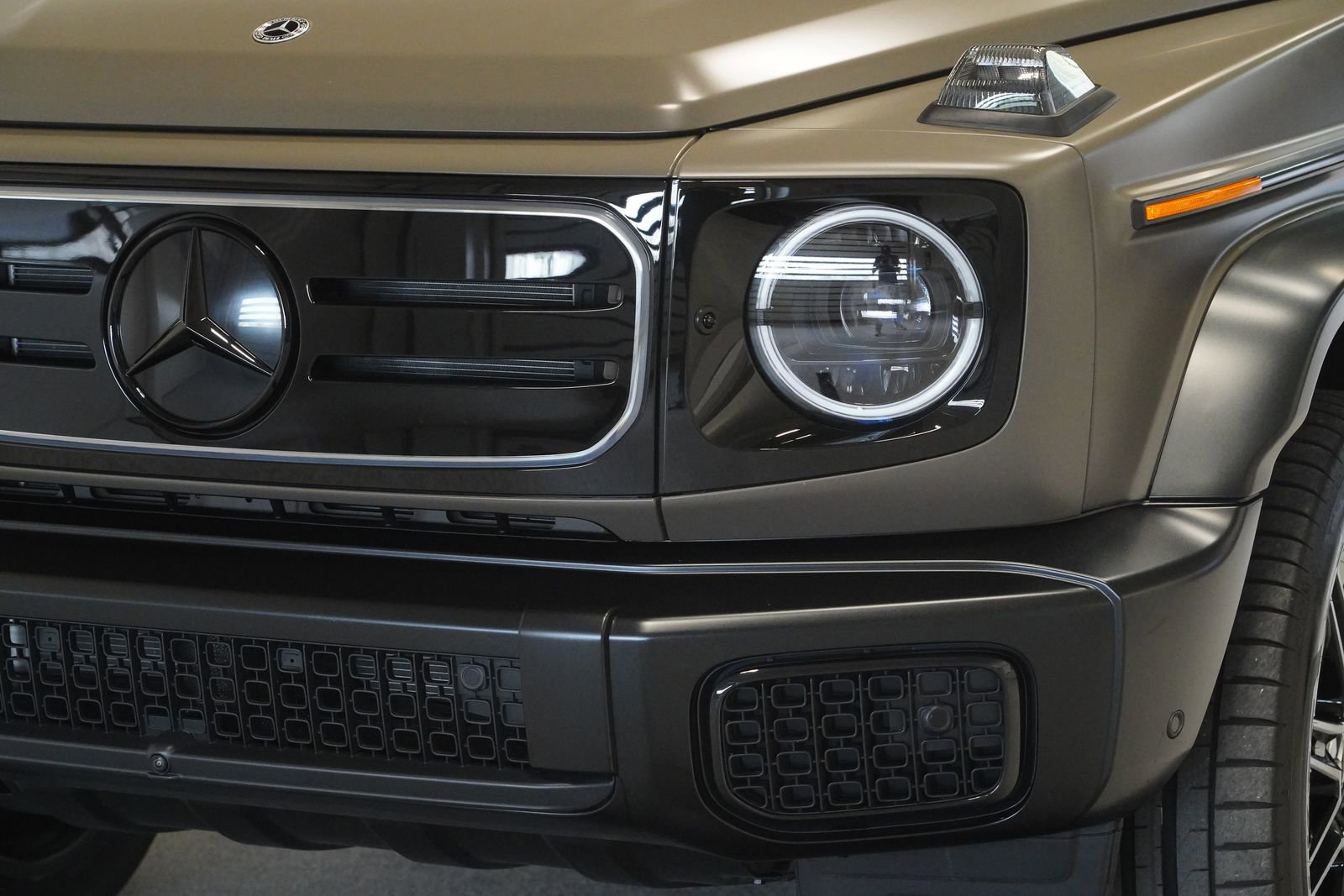 Certified 2025 Mercedes-Benz G 580 w/ EQ Technology image 6