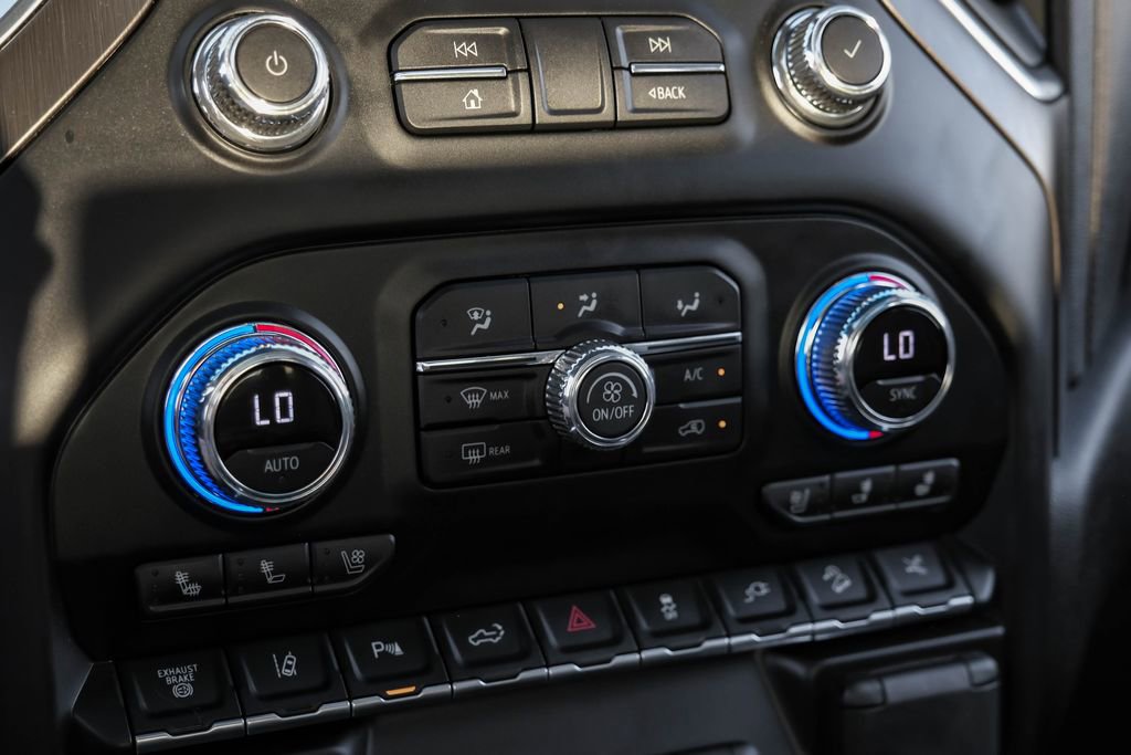 Used 2021 GMC Sierra 2500 AT4 w/ AT4 Premium Plus Package image 25