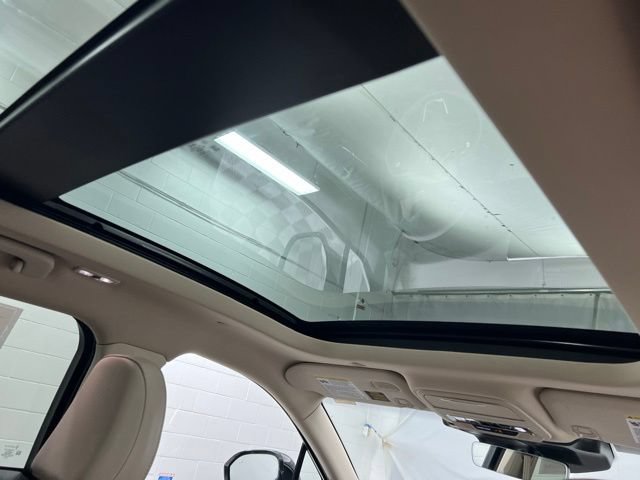 Used 2023 Lincoln Corsair AWD w/ Equipment Group 101A image 24