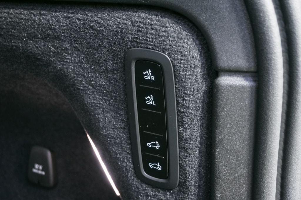 Certified 2025 Volvo EX90 Ultra AWD/4WD image 35