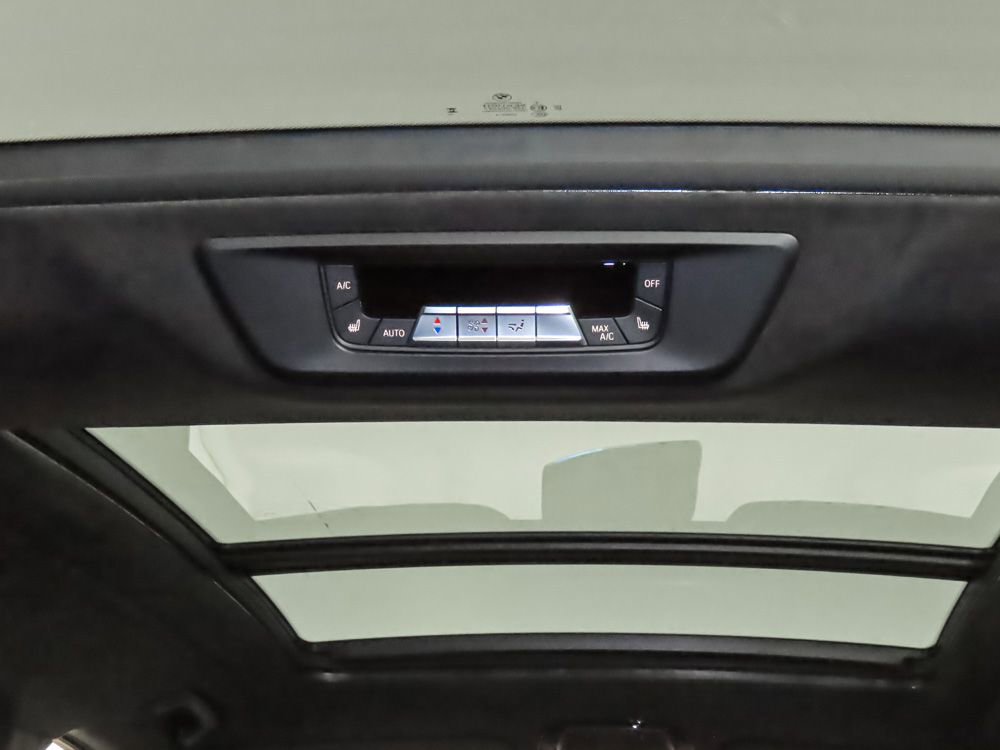 Used 2025 BMW X7 M60i AWD/4WD image 33