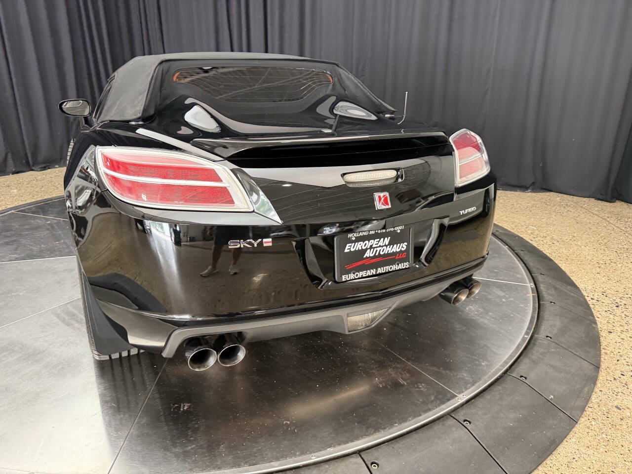 Used 2008 Saturn Sky Red Line RWD image 25