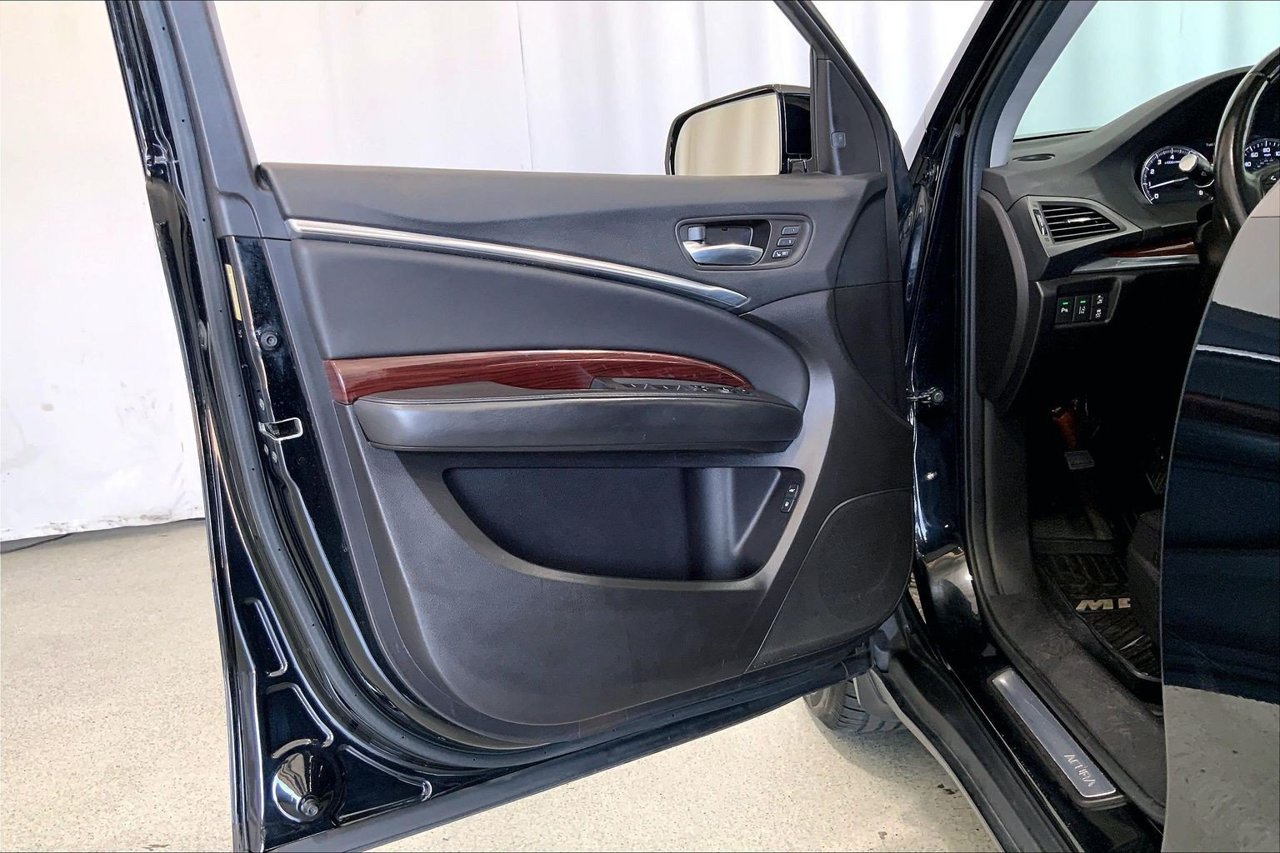 Used 2016 Acura MDX w/ Advance & Entertainment Pkg FWD image 25