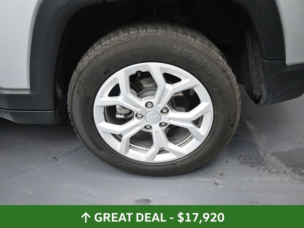 Used 2024 Jeep Compass Latitude image 16