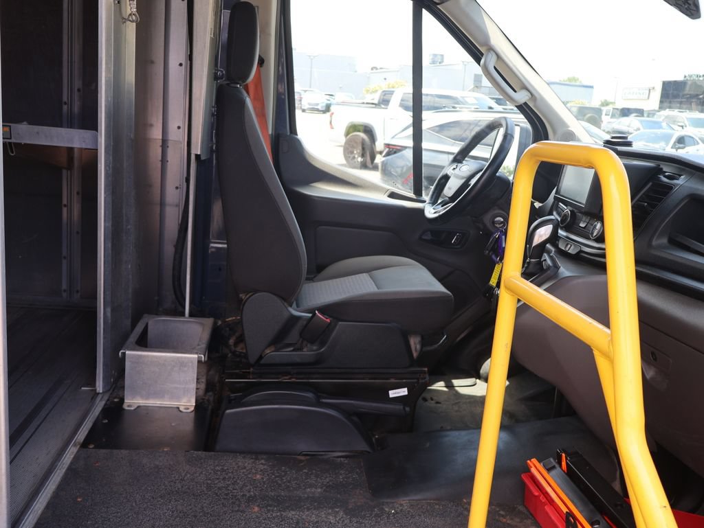 Used 2022 Ford Transit 350 DRW RWD image 9