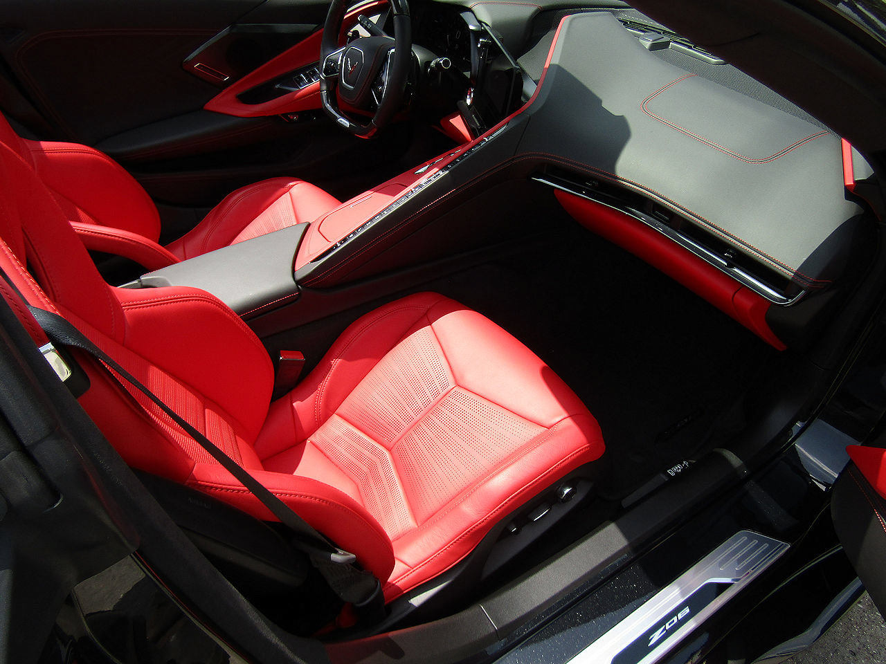 Used 2024 Chevrolet Corvette Z06 w/ Z07 Performance Package RWD image 13