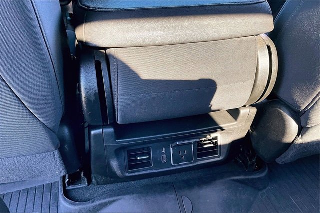 Used 2022 Chevrolet Silverado 1500 LT w/ Z71 Off-Road Package image 11