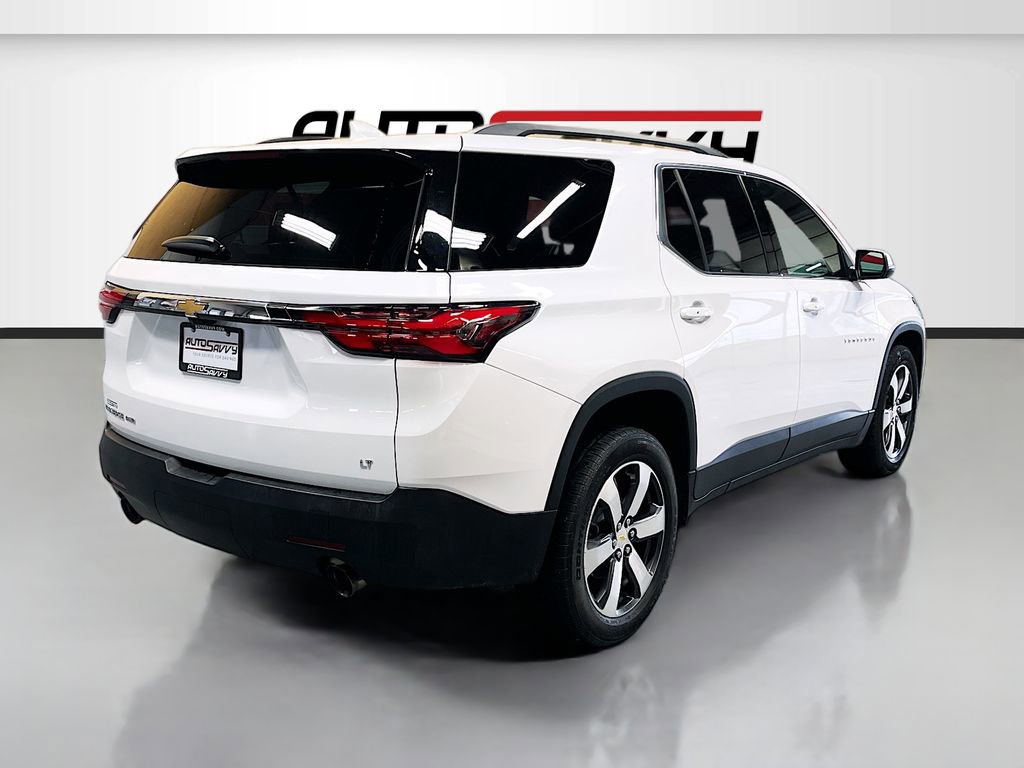 Used 2023 Chevrolet Traverse LT w/ LT Premium Package image 7