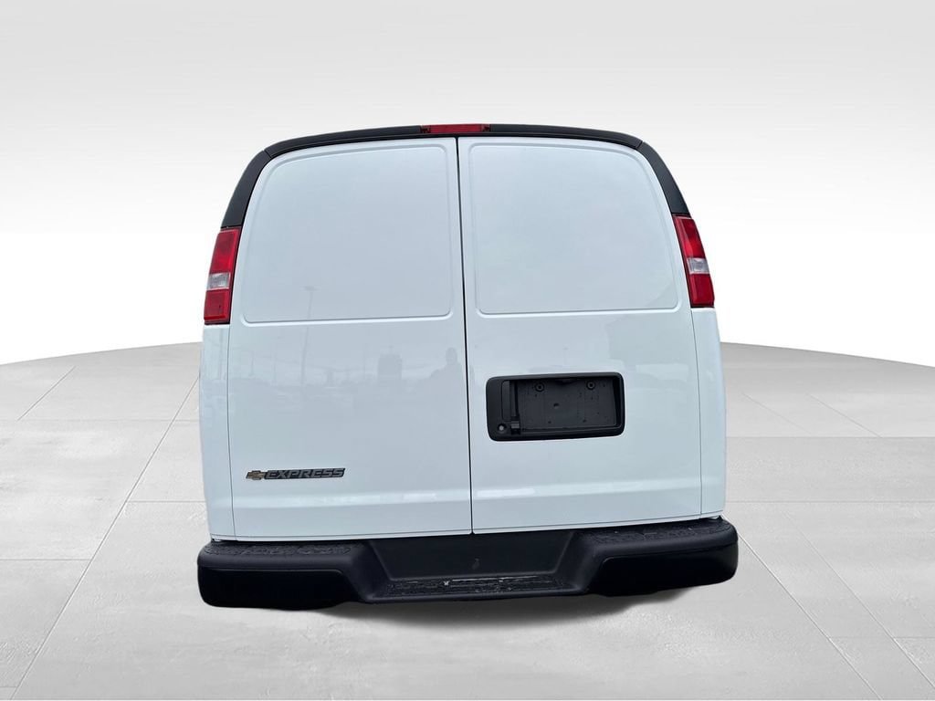 New 2026 Chevrolet Express 3500 Extended w/ Driver Convenience Package RWD image 6