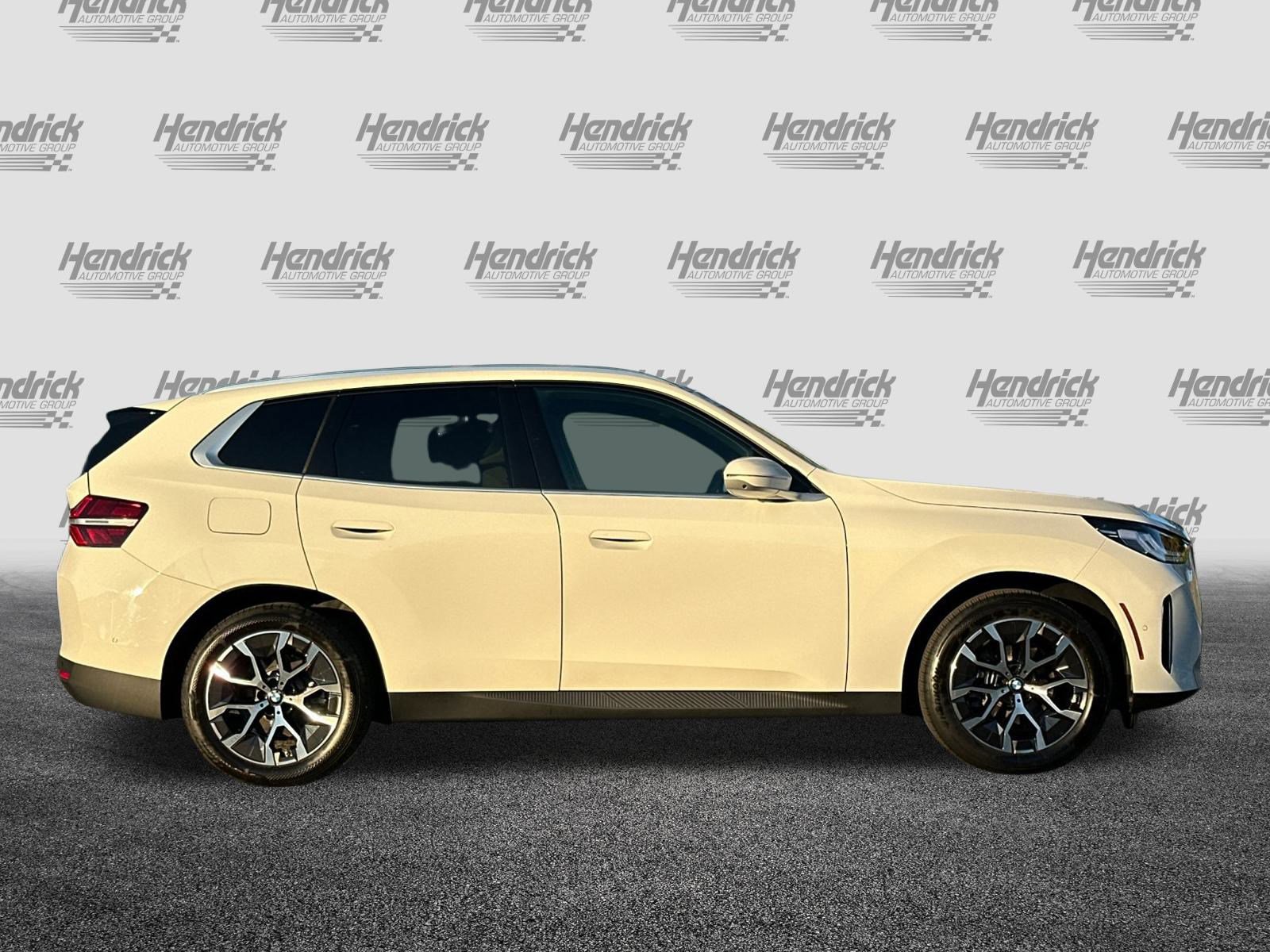 Used 2025 BMW X3 xDrive30i w/ Premium Package image 3