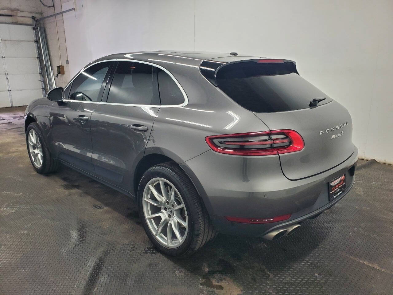 Used 2016 Porsche Macan S w/ Infotainment Package AWD/4WD image 5