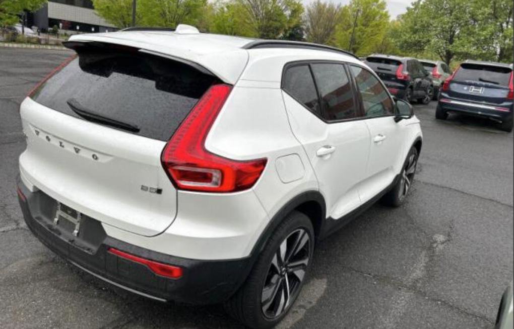 Certified 2023 Volvo XC40 B5 Plus w/ Protection Package Premier AWD/4WD image 5