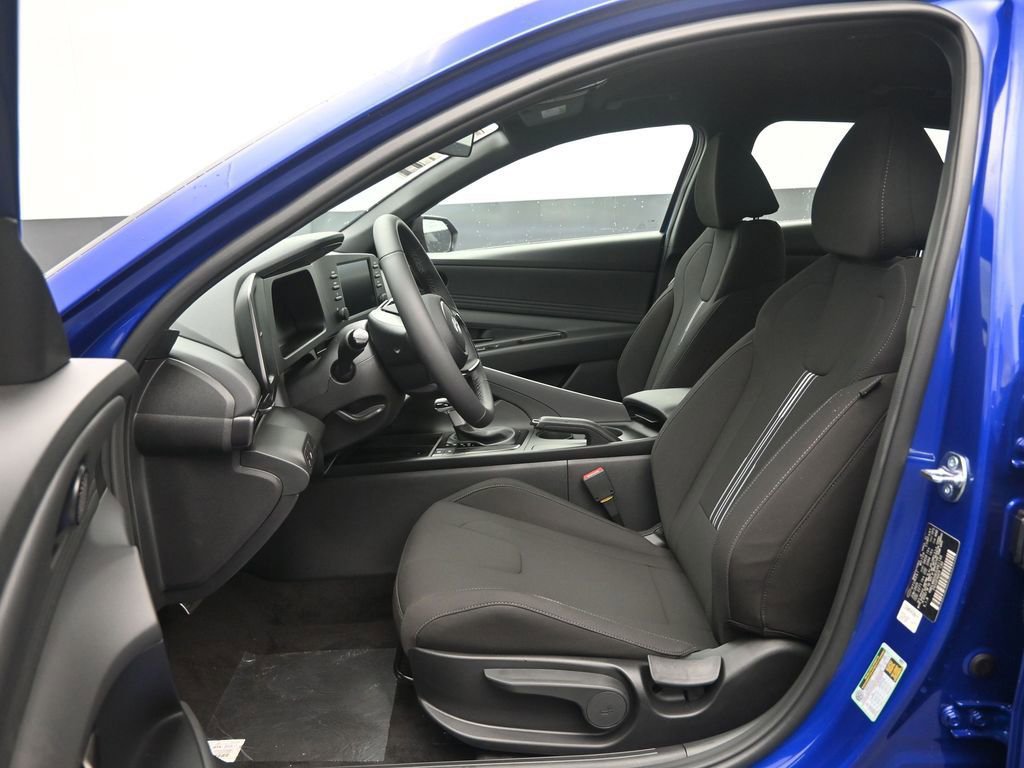 New 2025 Hyundai Elantra Sport image 25
