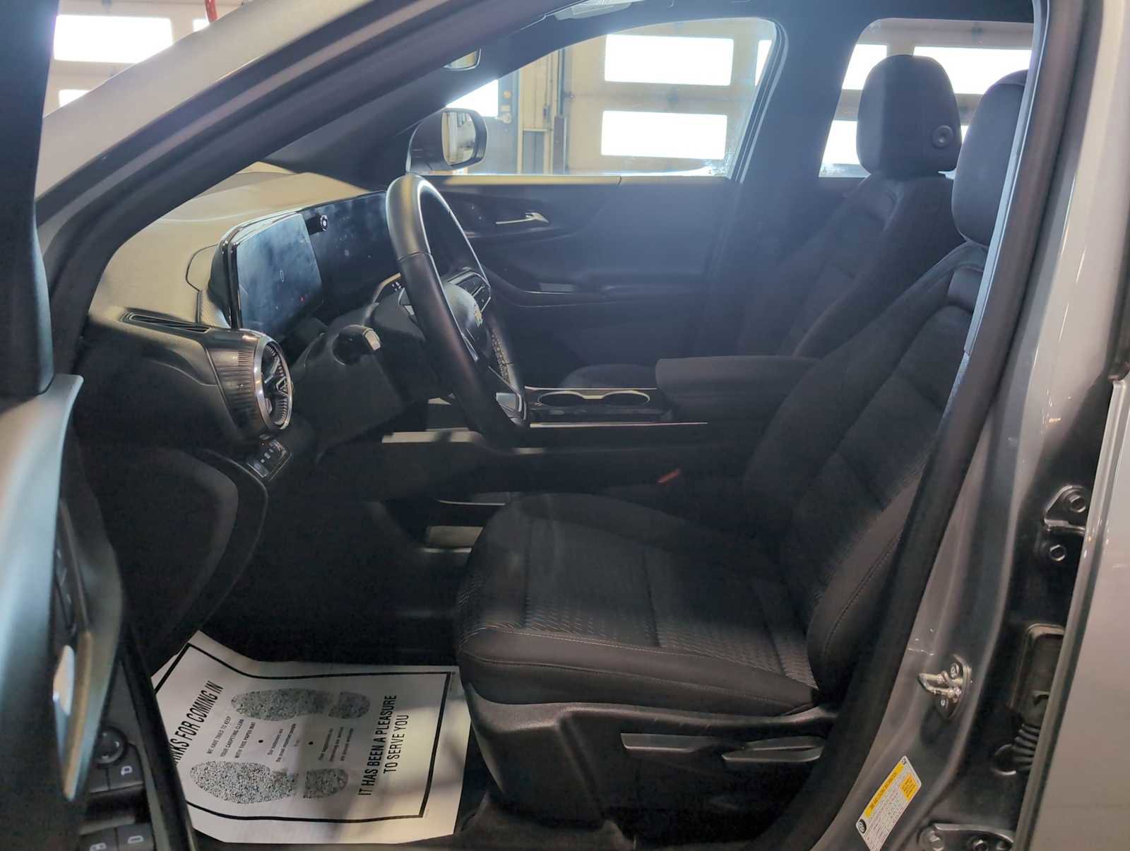 Used 2025 Chevrolet Equinox LT image 18