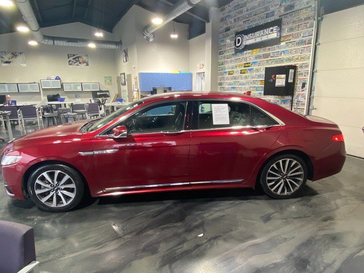 Used 2018 Lincoln Continental Premiere FWD image 4